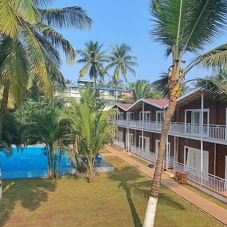 Shaan Coco Palms Beach Resort Morjim Ngoại thất bức ảnh